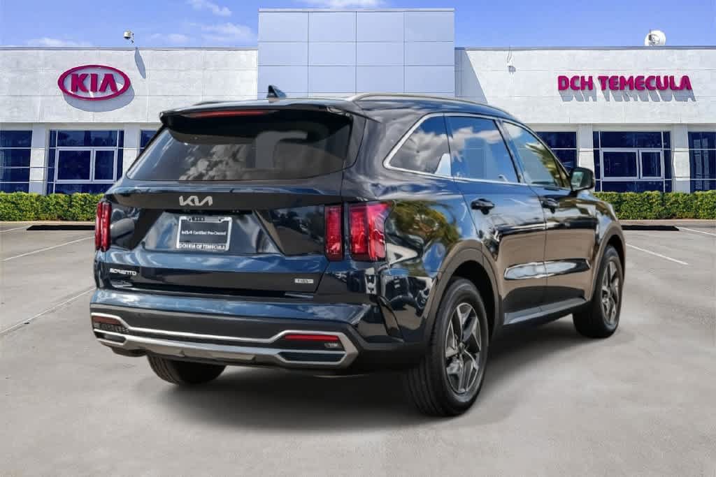 Certified 2023 Kia Sorento EX FWD image 6