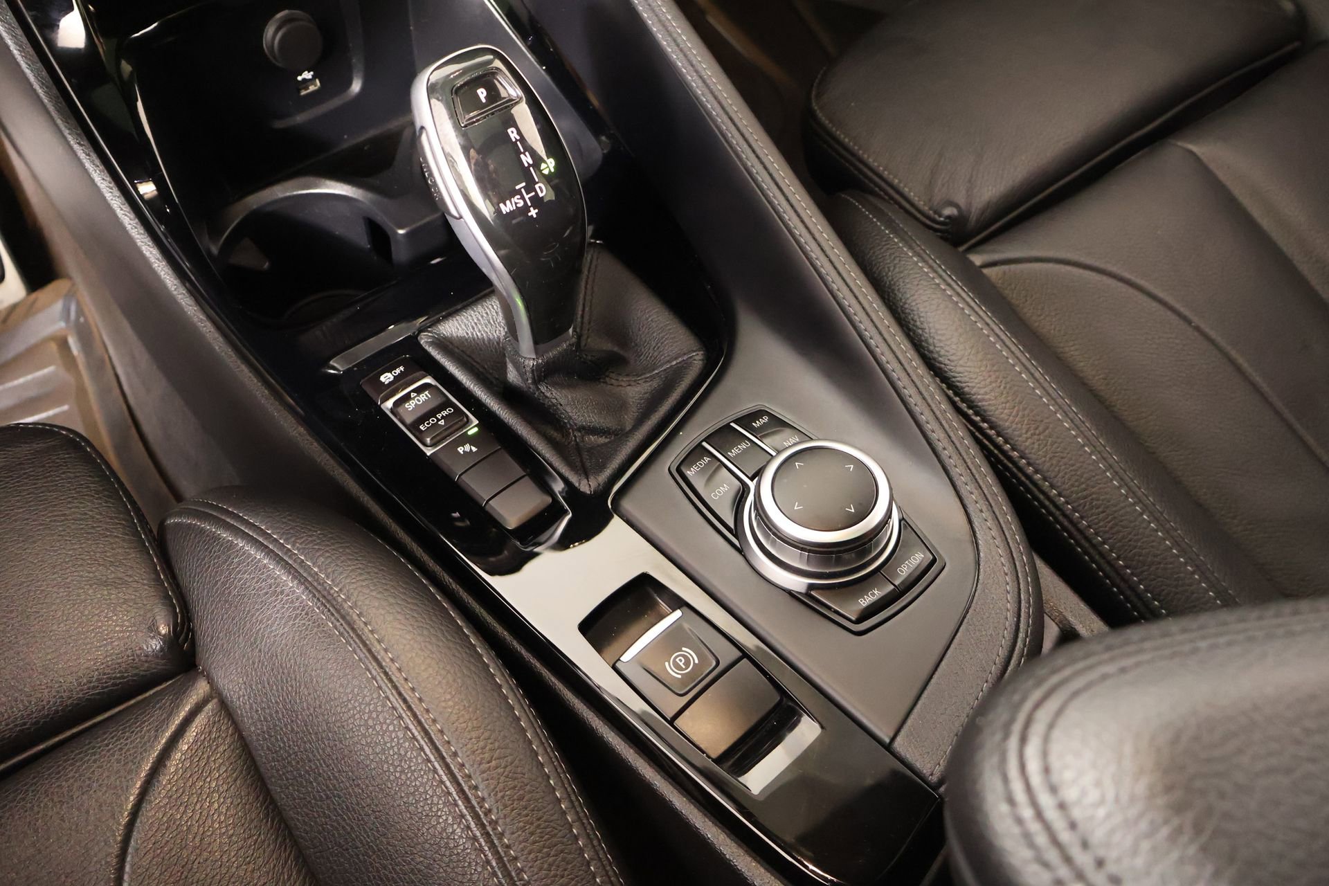 Used 2023 BMW X2 sDrive28i w/ M Sport Package image 8