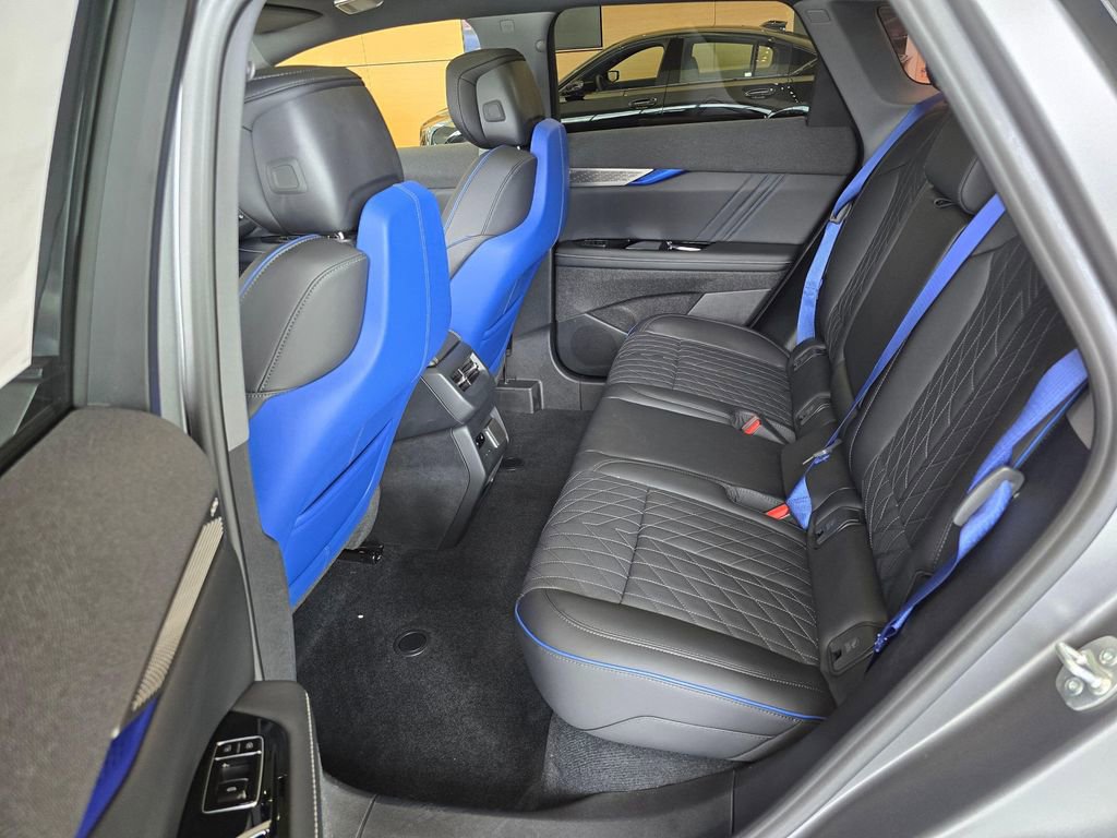 New 2026 Cadillac Optiq V w/ Magnus Launch Edition AWD/4WD image 16