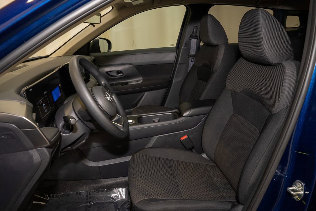 Certified 2025 Nissan Kicks S image 9