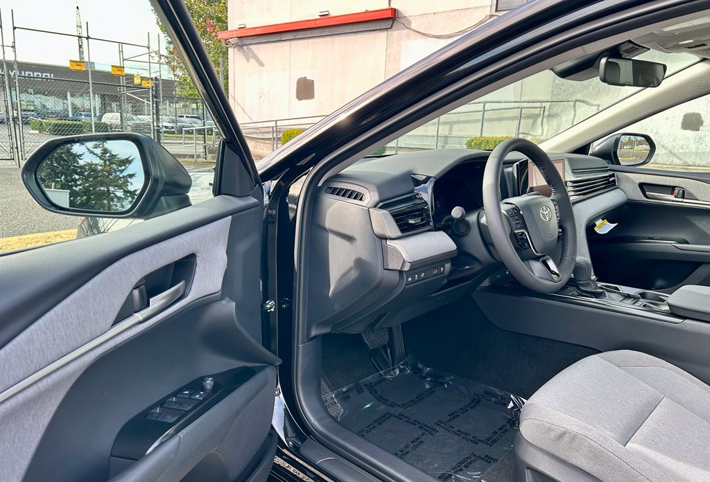 New 2026 Toyota Camry LE w/ Convenience Package FWD image 9