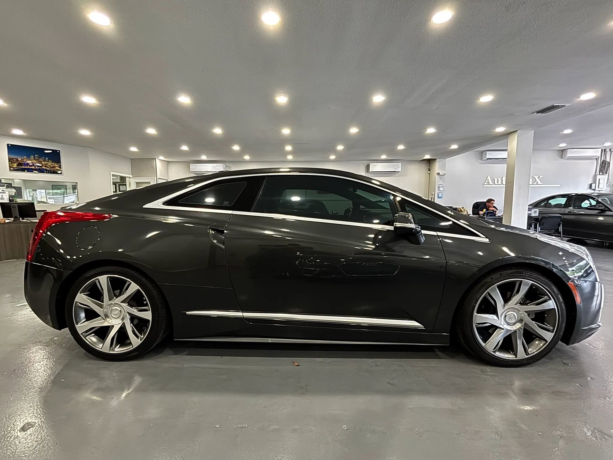 Used 2014 Cadillac ELR w/ Luxury Package FWD image 8