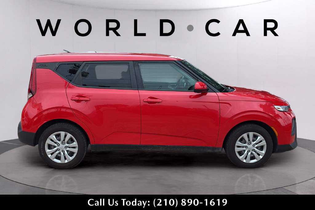 Used 2020 Kia Soul LX FWD image 3