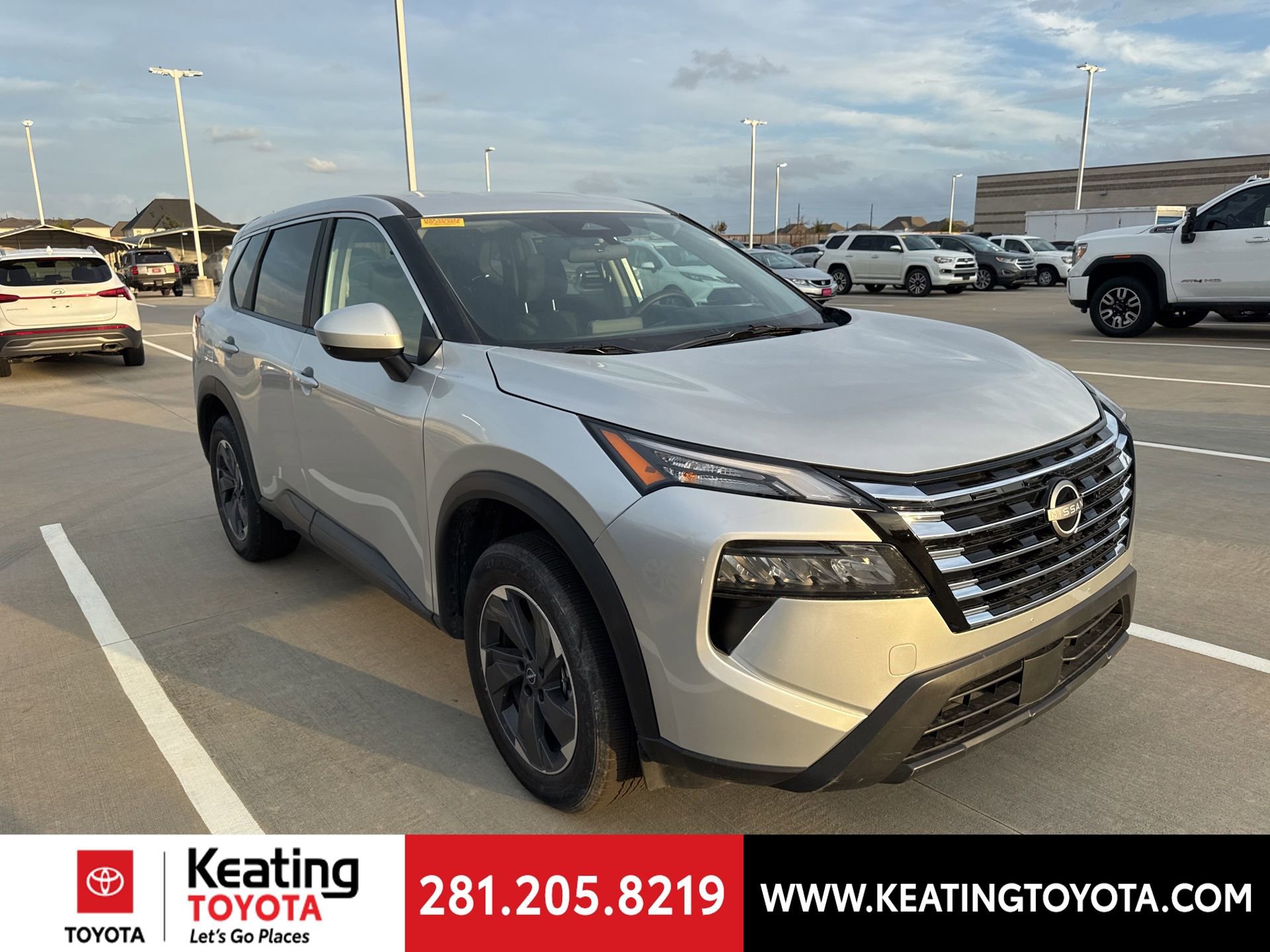 Used 2025 Nissan Rogue SV
