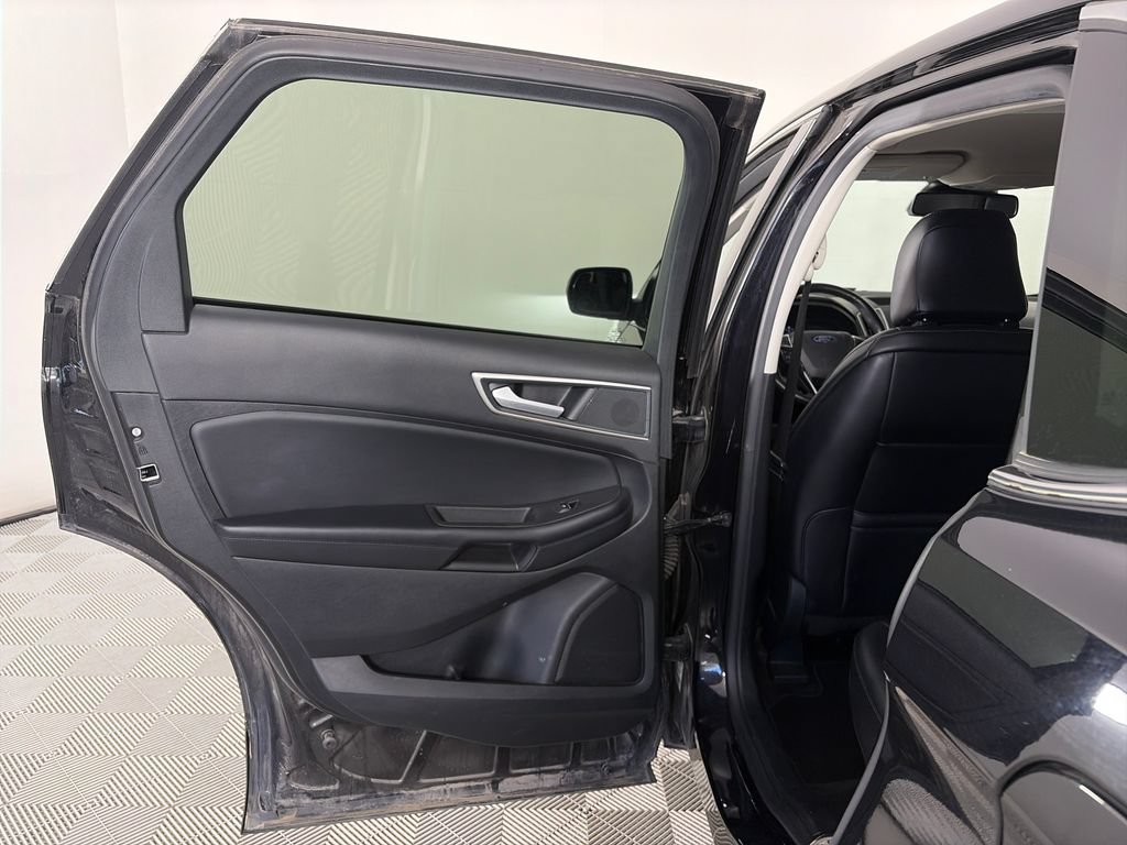 Used 2024 Ford Edge SEL AWD/4WD image 12