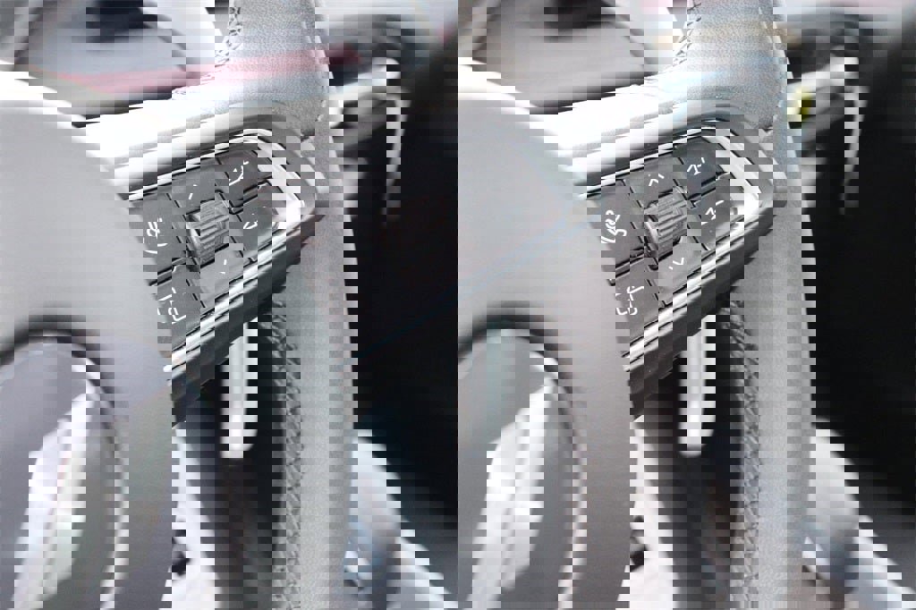 New 2024 Dodge Hornet R/T Plus w/ R/T Blacktop Package image 17