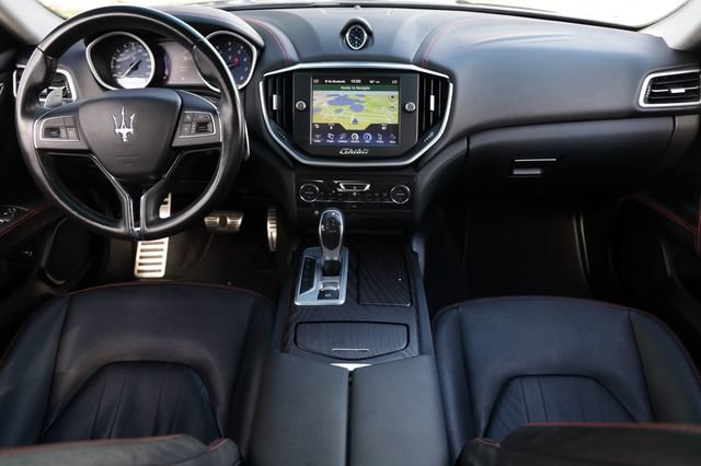 Used 2016 Maserati Ghibli S Q4 AWD/4WD image 2