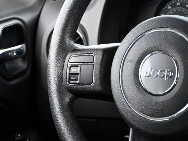 Used 2015 Jeep Patriot Sport w/ Power Value Group AWD/4WD image 18