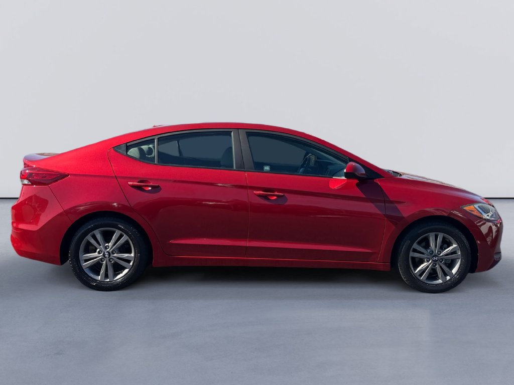 Used 2017 Hyundai Elantra SE FWD image 2
