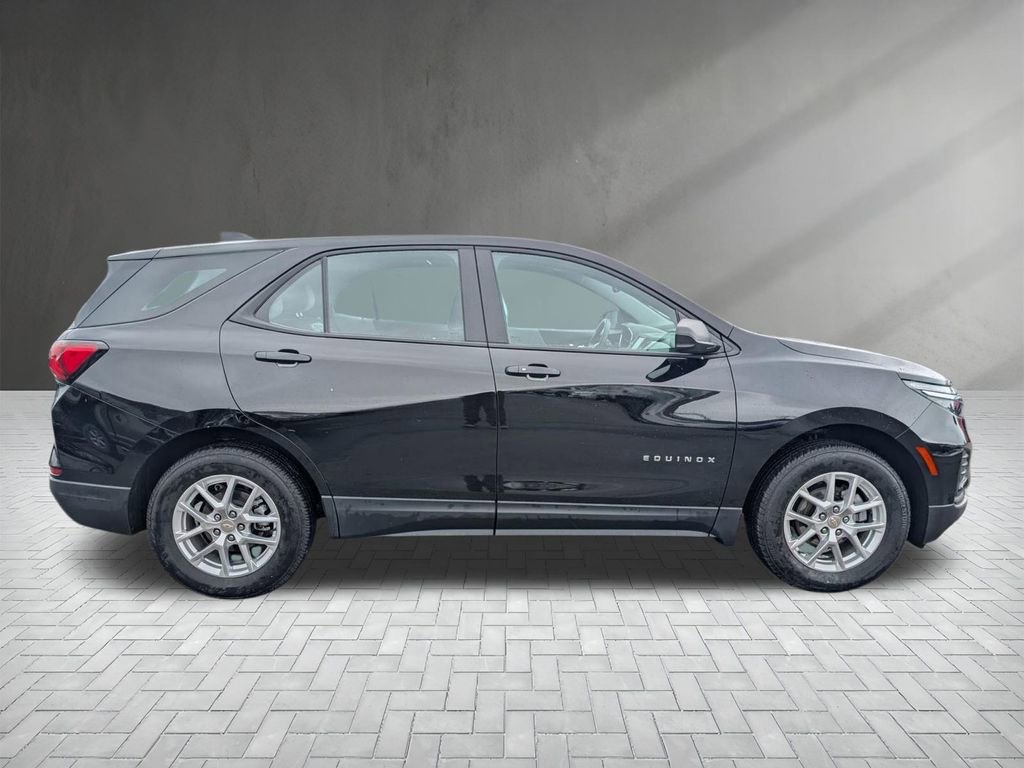 Used 2024 Chevrolet Equinox LS image 9