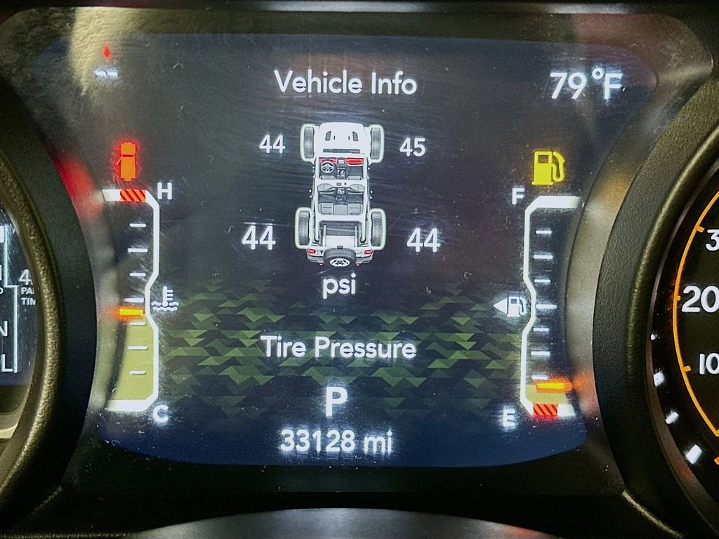 Used 2025 Jeep Wrangler Unlimited Rubicon image 16