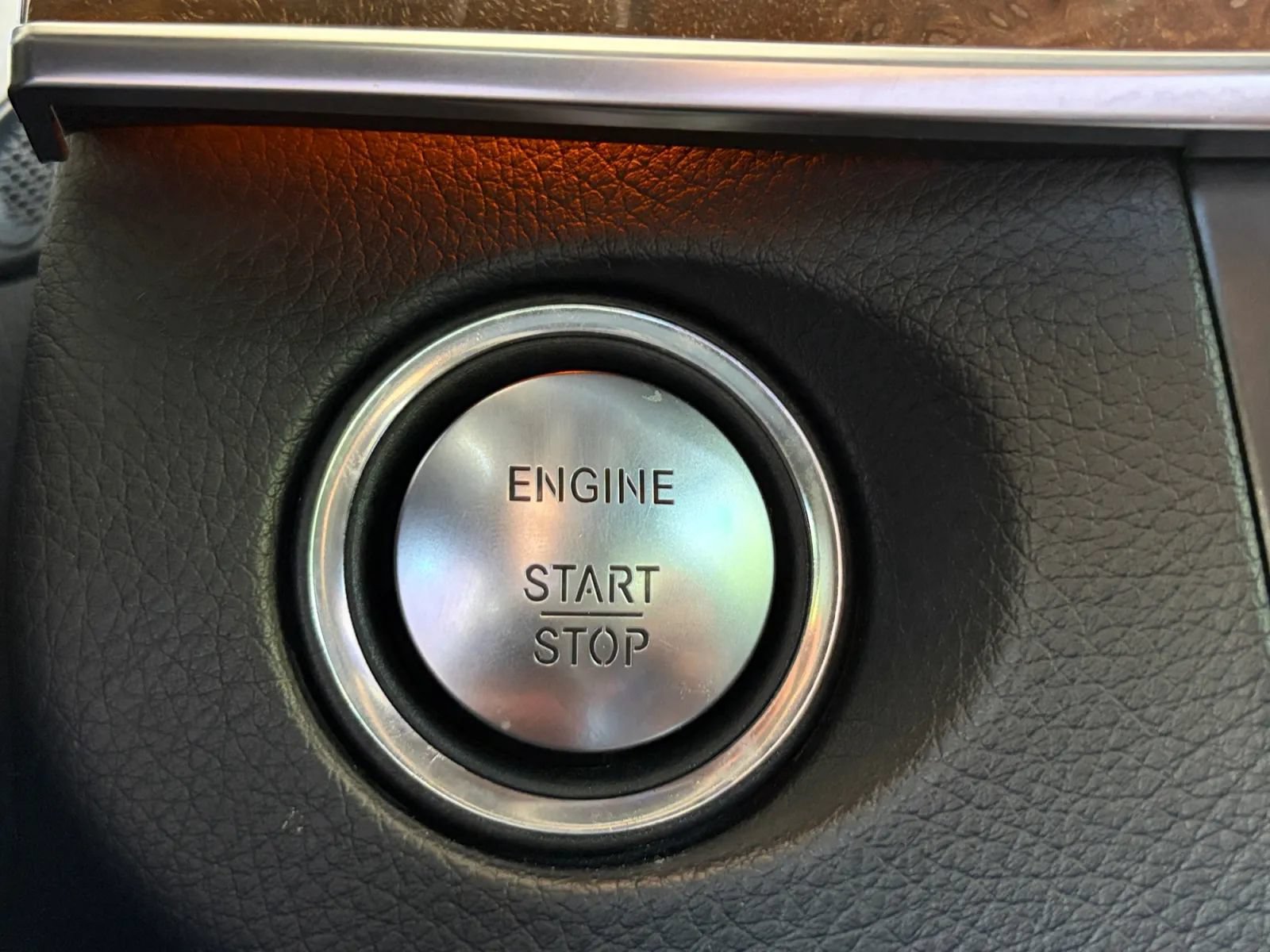 Used 2014 Mercedes-Benz E 550 4MATIC Sedan image 26