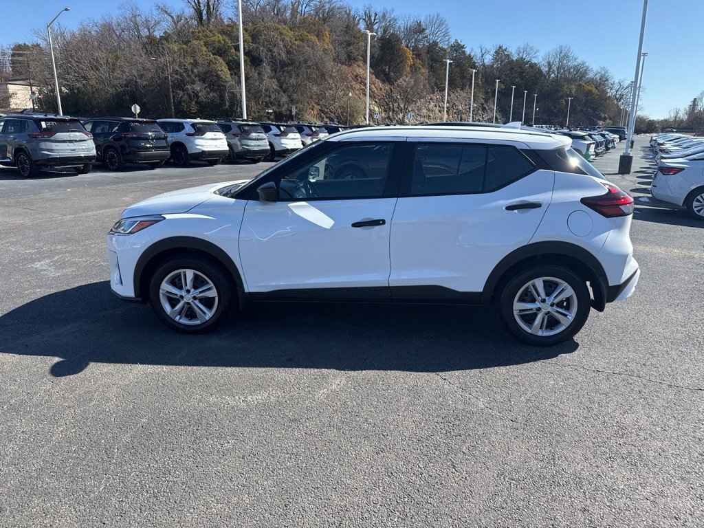 Used 2025 Nissan Kicks Play S image 4