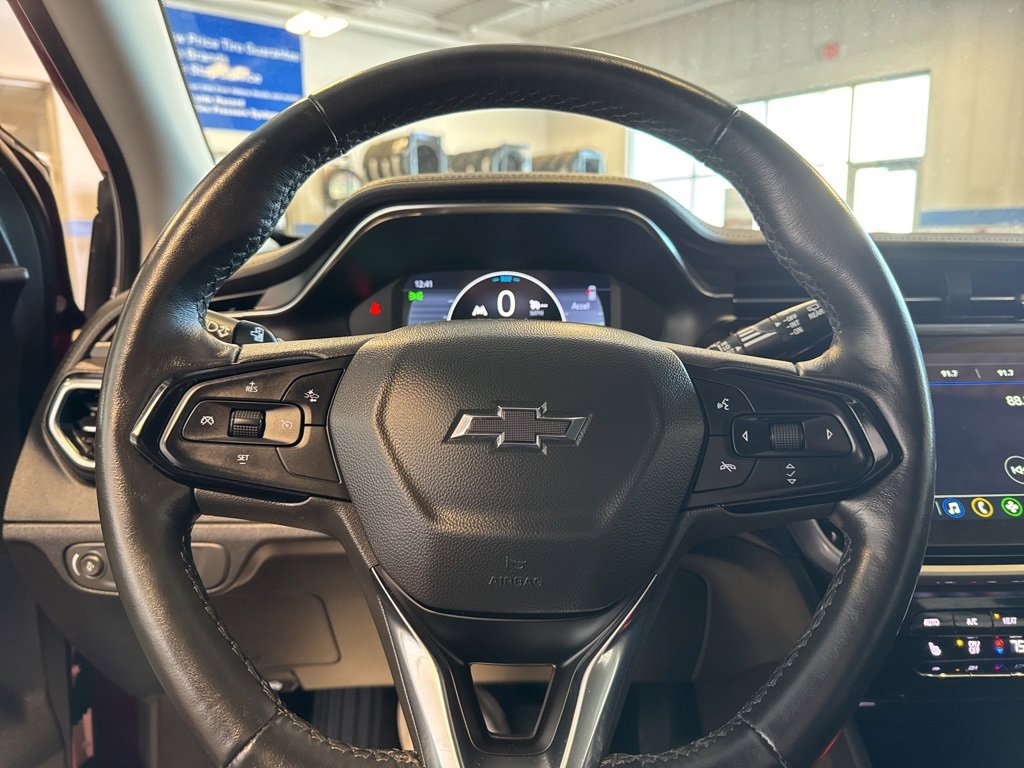 Used 2023 Chevrolet Bolt EUV LT w/ Comfort Package image 19