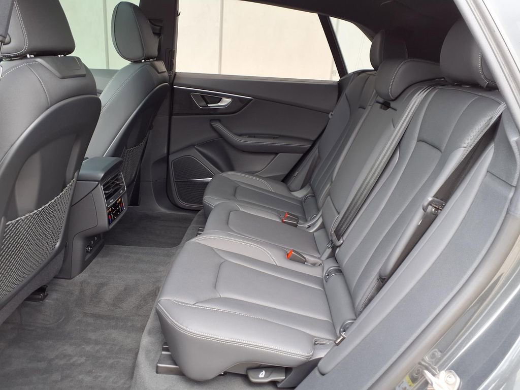 Used 2026 Audi Q8 Premium Plus AWD/4WD image 8