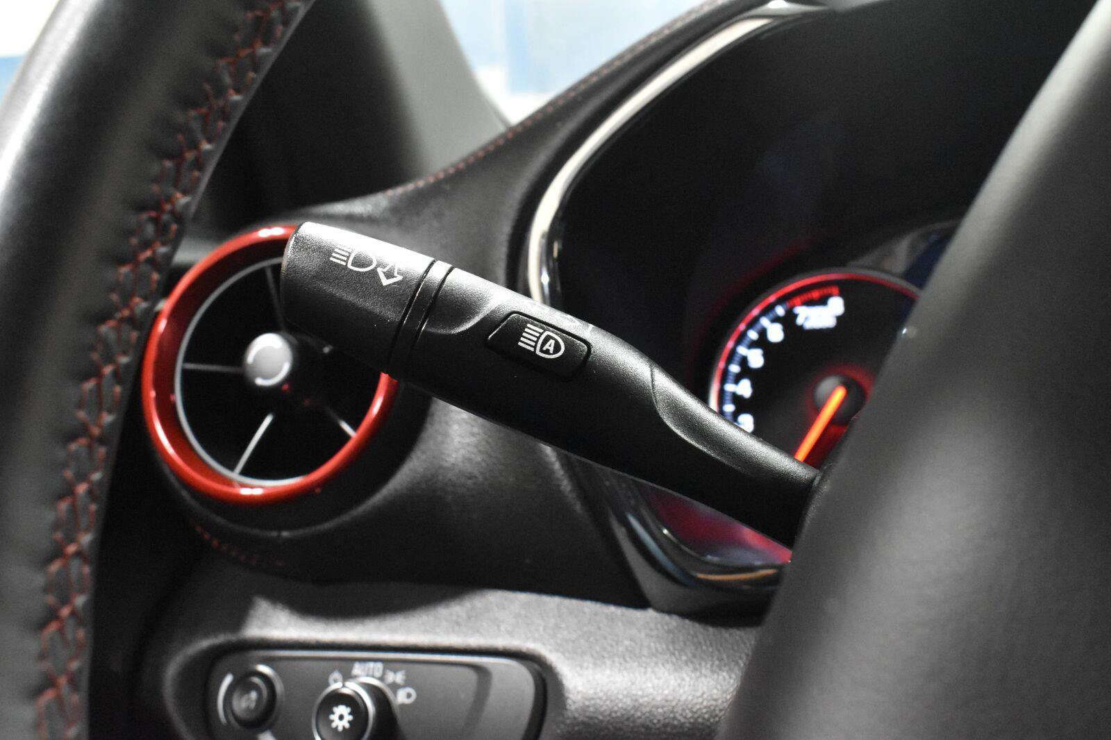 Used 2025 Chevrolet Blazer RS FWD image 11