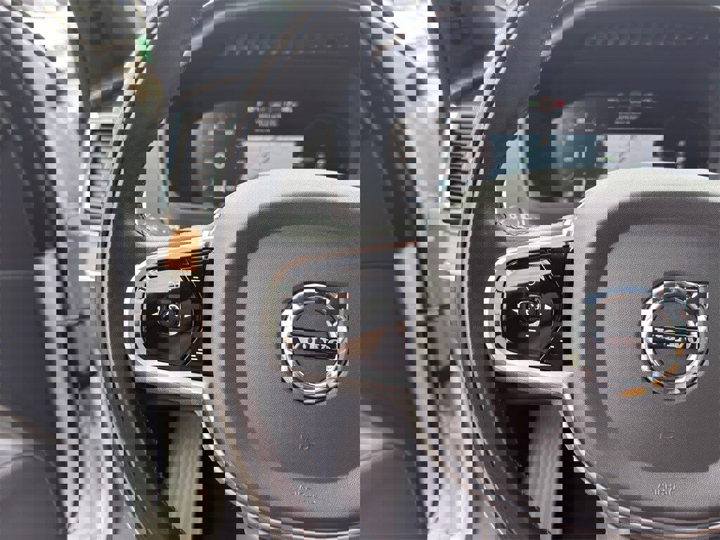 Used 2019 Volvo XC90 T8 Inscription w/ Luxury Package image 22