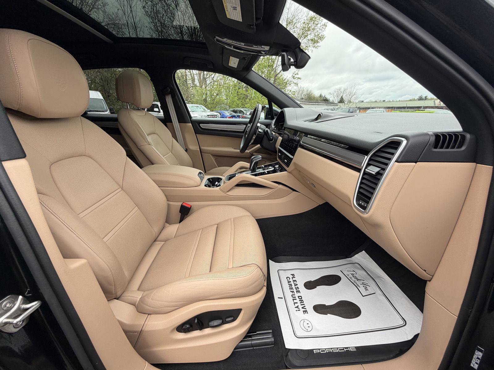 Used 2023 Porsche Cayenne S Platinum AWD/4WD image 36