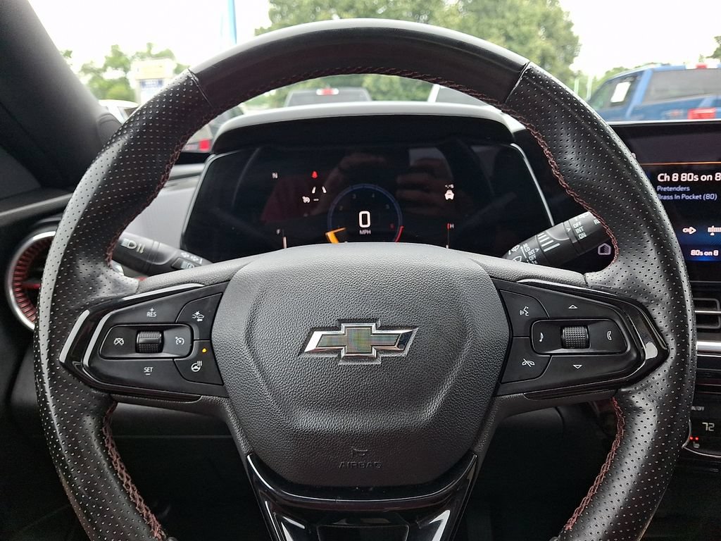 Used 2024 Chevrolet Trax RS w/ Sunroof Package FWD image 22
