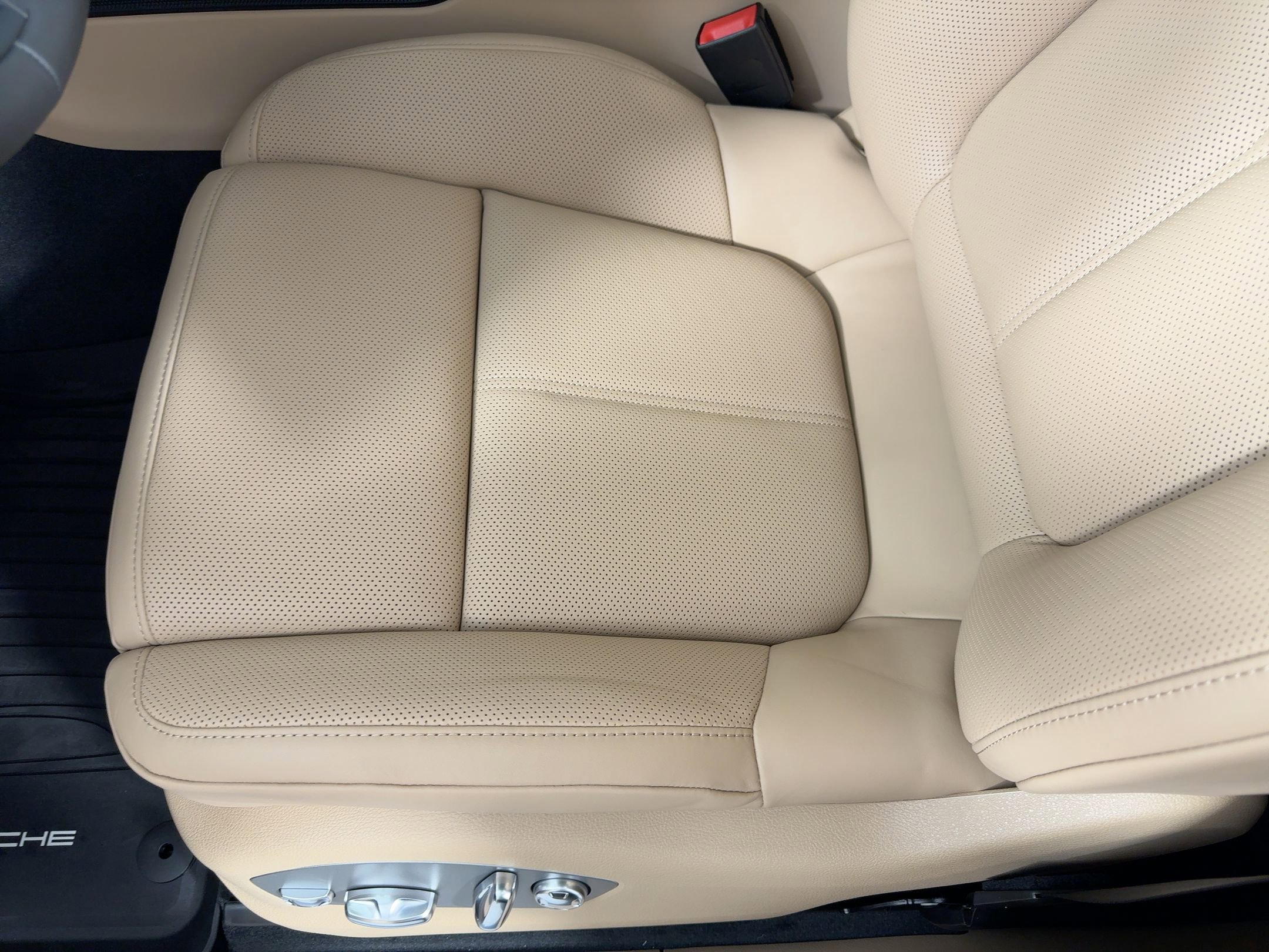 Used 2026 Porsche Macan S image 14