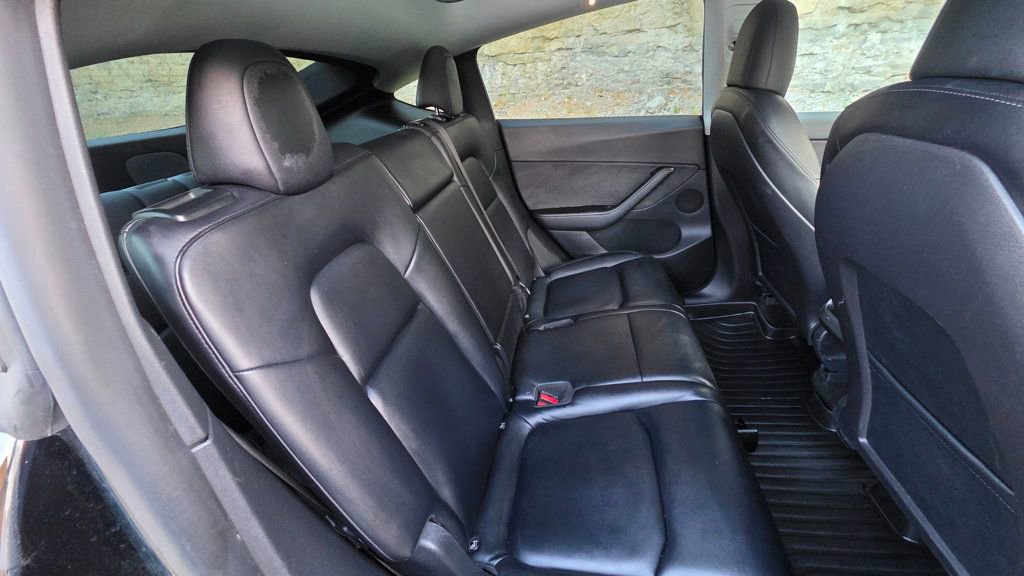 Used 2021 Tesla Model Y Long Range AWD/4WD image 31