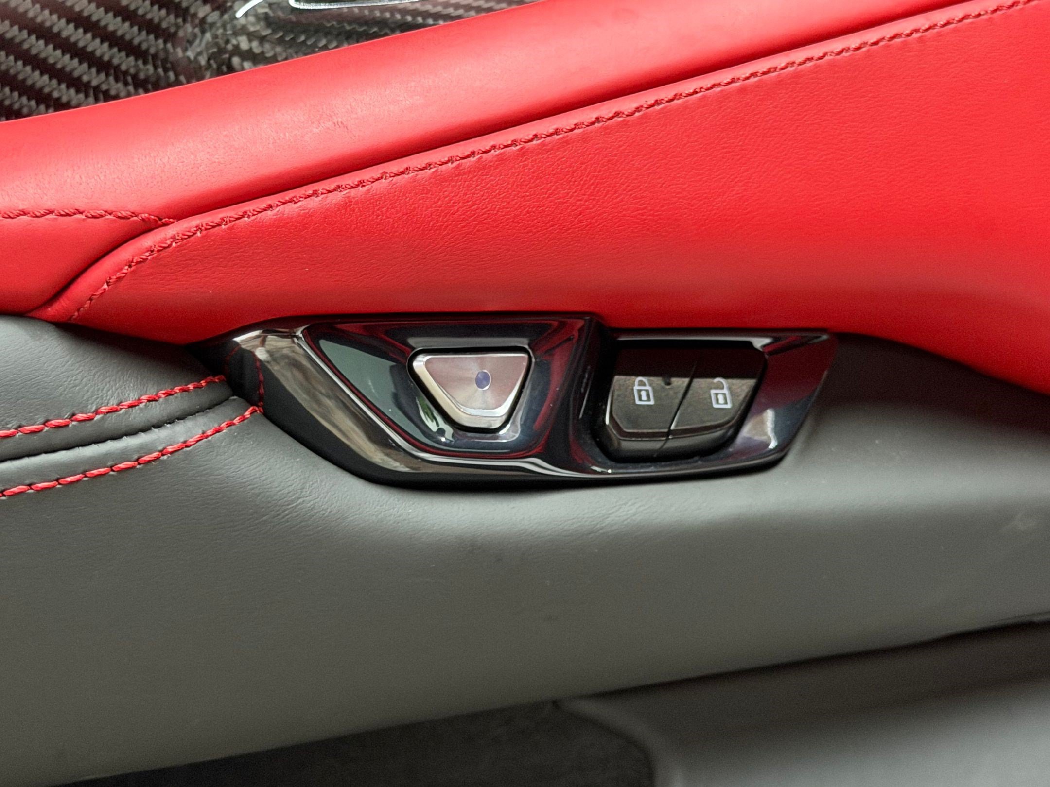 Used 2024 Chevrolet Corvette Stingray Premium Cpe w/ Stealth Interior Trim Package RWD image 20