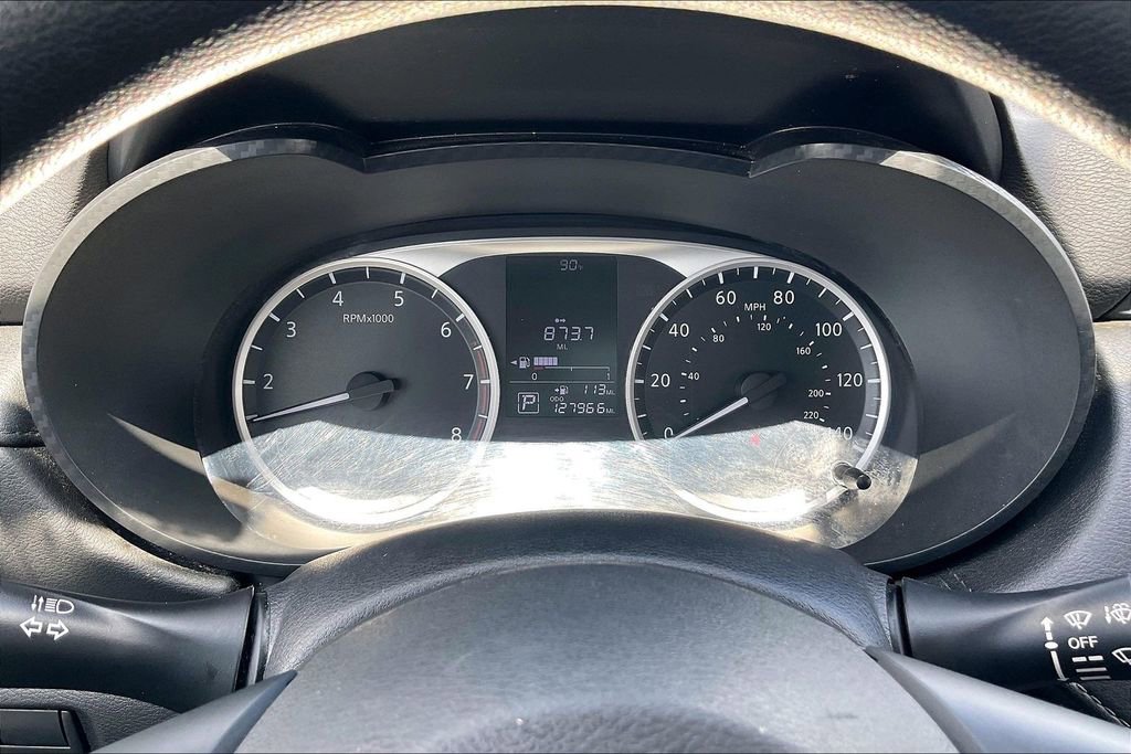 Used 2023 Nissan Versa S FWD image 12