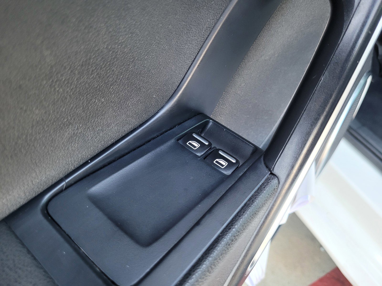 Used 2014 Volkswagen Beetle 2.5 FWD image 27