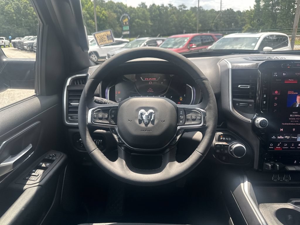 Used 2025 RAM 1500 Big Horn AWD/4WD image 24