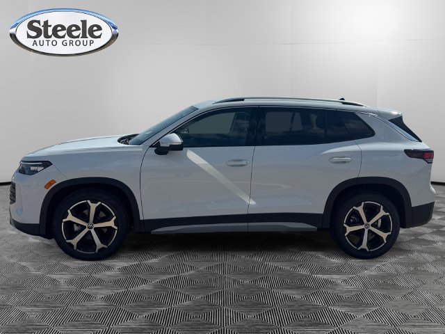 New 2026 Volkswagen Tiguan SE FWD image 2