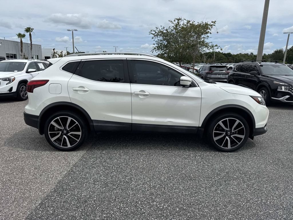 Certified 2019 Nissan Rogue Sport SL w/ Premium Package FWD image 2