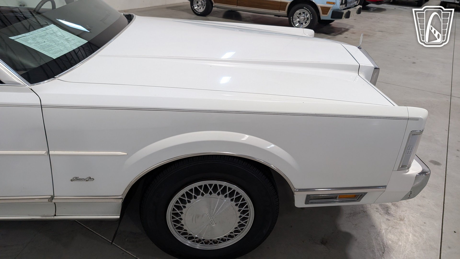 Used 1988 Lincoln Town Car RWD image 38