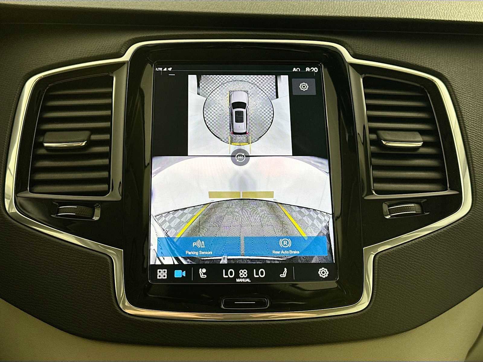 Used 2025 Volvo XC90 B5 Plus image 15