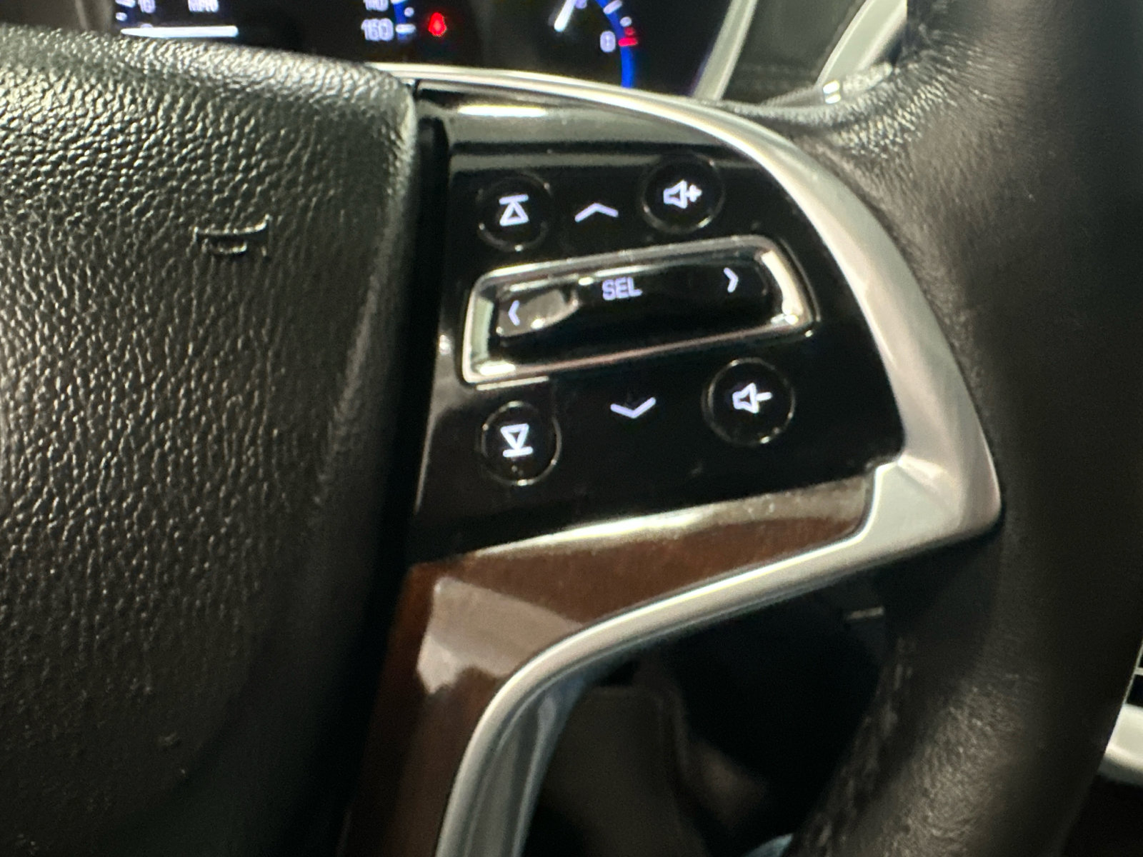 Used 2016 Cadillac SRX Luxury w/ Driver Awareness Package image 17