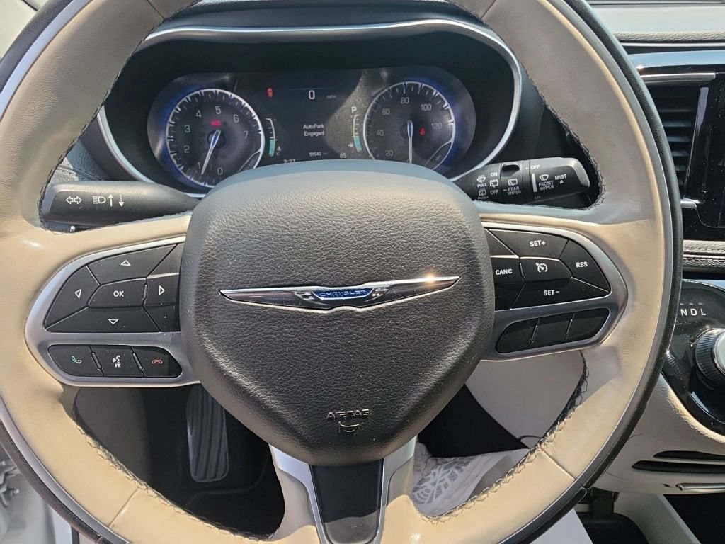 Used 2020 Chrysler Pacifica Limited FWD image 17