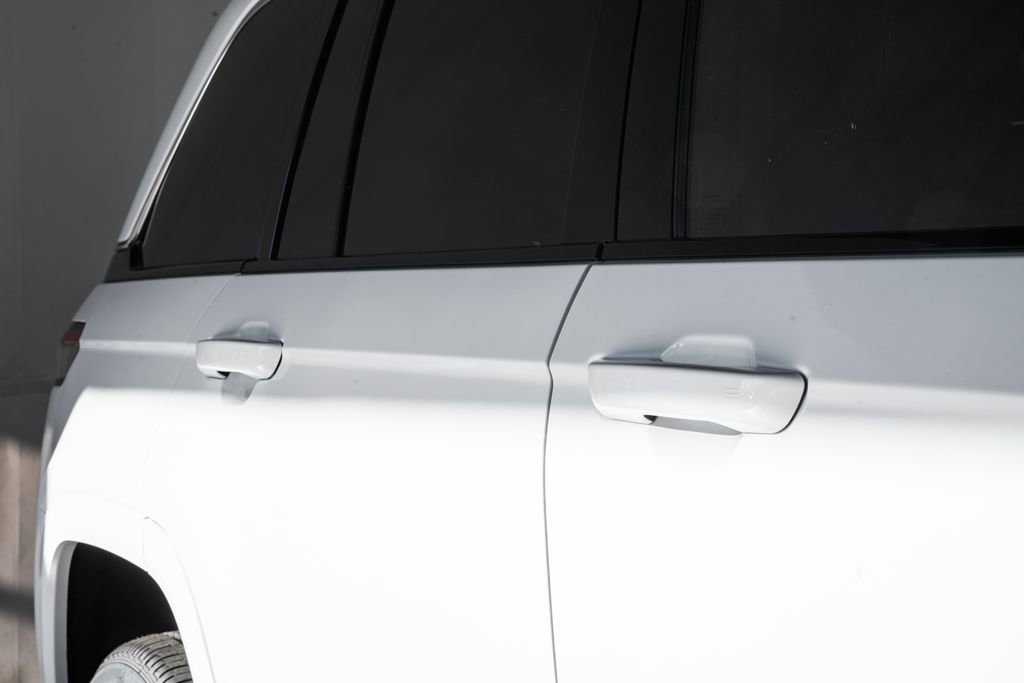 New 2025 Jeep Grand Cherokee Overland w/ Adv Protech Group III image 16