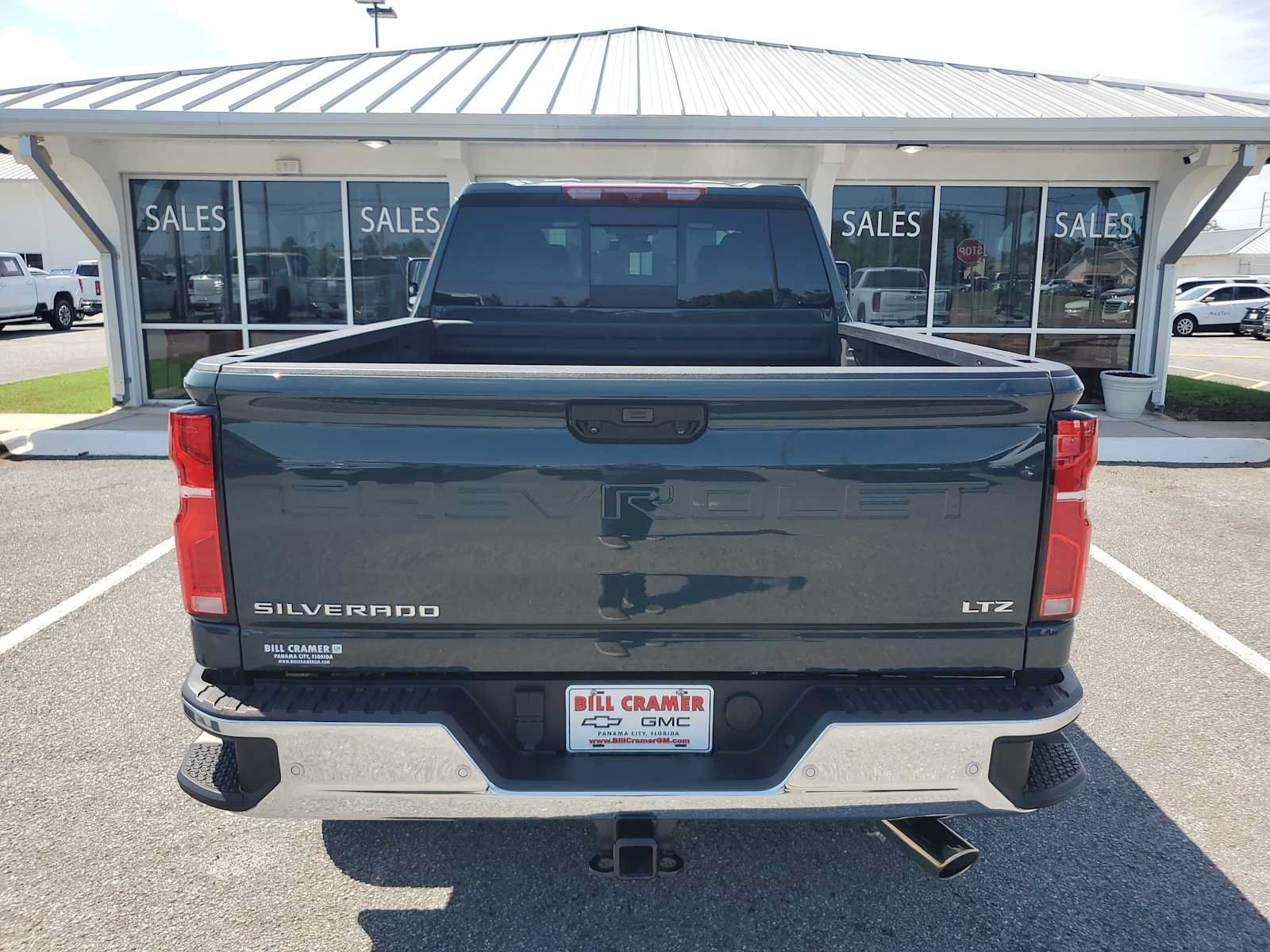 Used 2025 Chevrolet Silverado 2500 LTZ w/ LTZ Convenience Package AWD/4WD image 4
