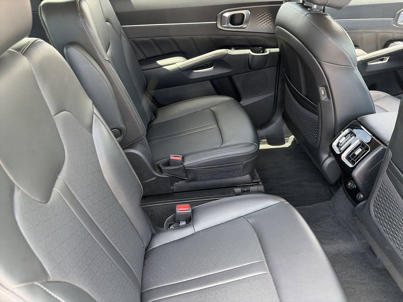 Used 2023 Kia Sorento SX FWD image 12