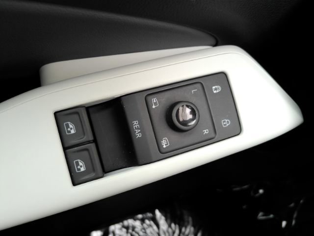 Used 2021 Volkswagen ID.4 1st Edition RWD image 36