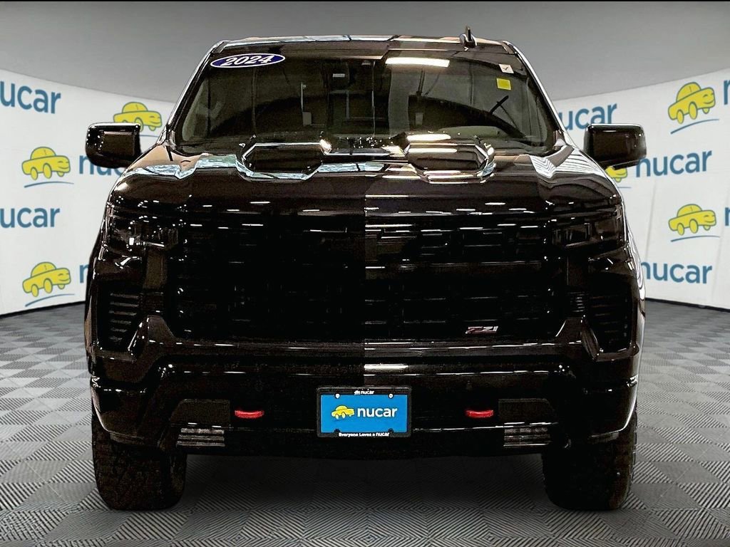 Used 2024 Chevrolet Silverado 1500 LT Trail Boss w/ LT Trail Boss Premium Package AWD/4WD image 2