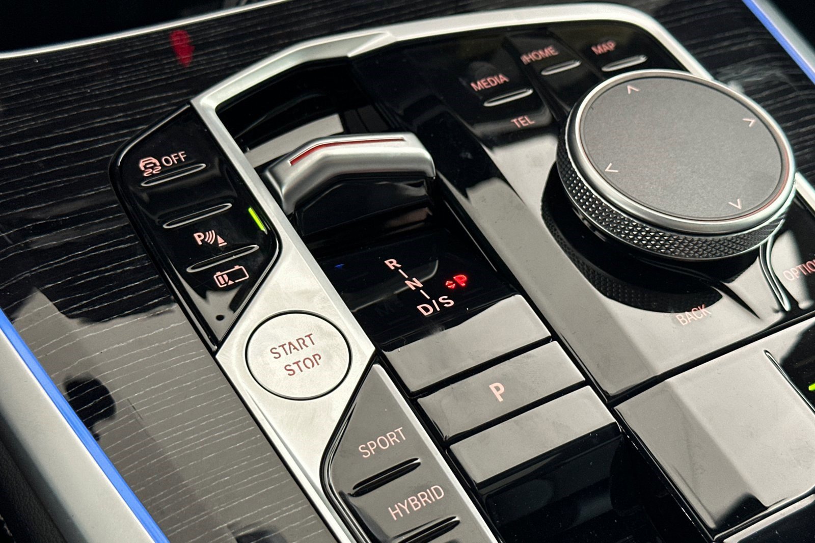 Used 2026 BMW X5 xDrive50e w/ M Sport Package AWD/4WD image 25