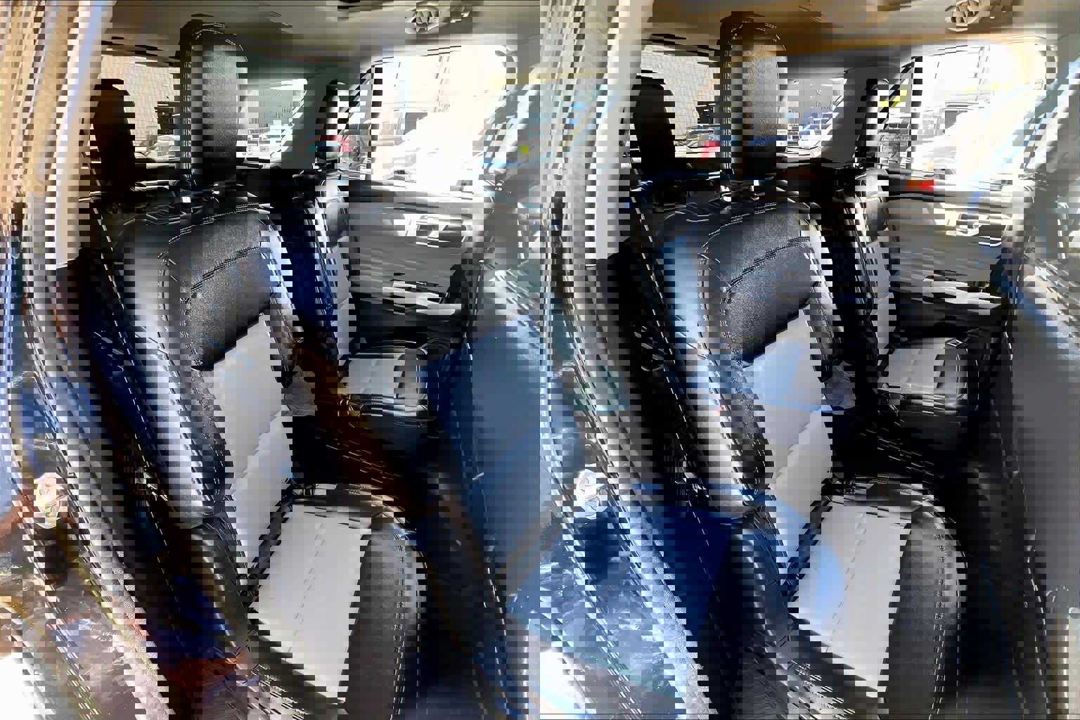 Used 2022 Ford Explorer XLT w/ Equipment Group 202A image 19