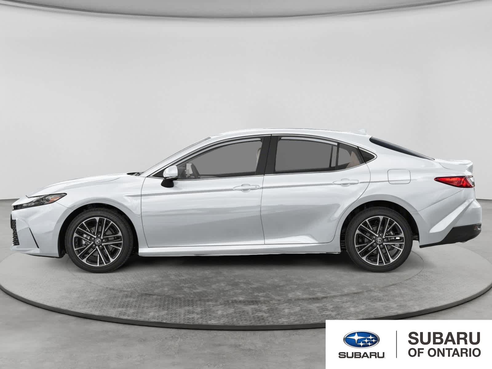 Used 2025 Toyota Camry XLE FWD image 3