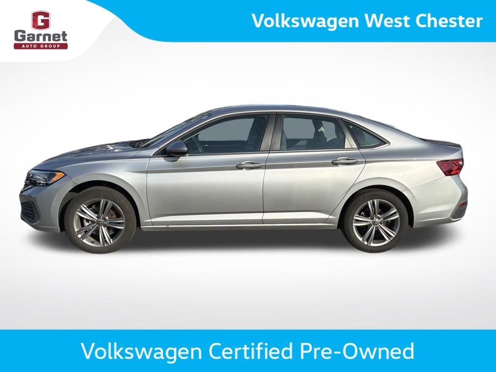 Certified 2023 Volkswagen Jetta SE FWD image 2