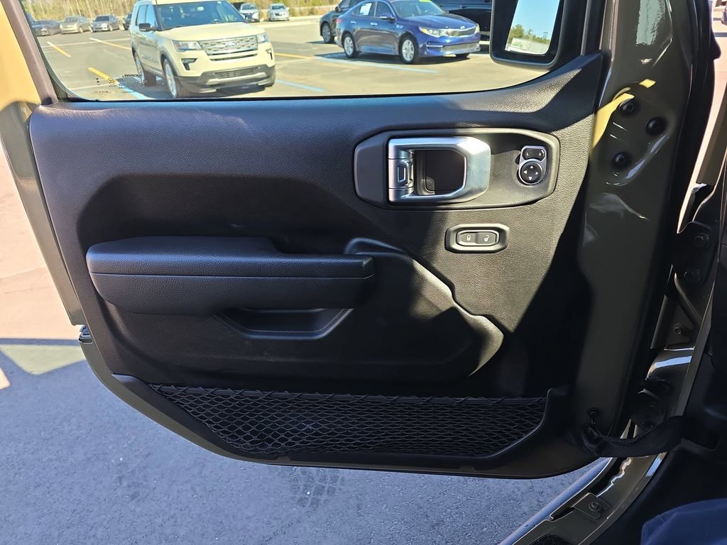 Used 2025 Jeep Wrangler Willys image 30