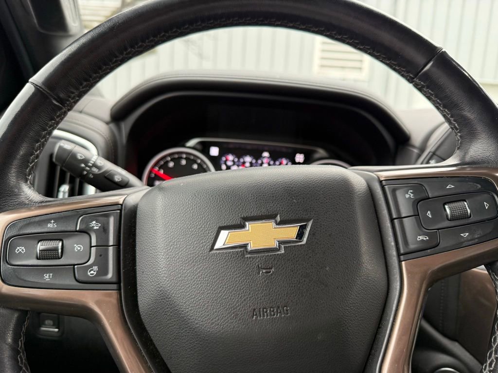 Used 2019 Chevrolet Silverado 1500 High Country w/ Technology Package image 17