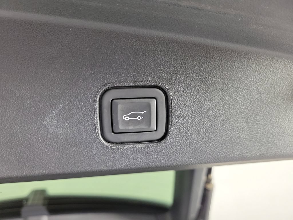 Used 2024 Cadillac Lyriq Sport RWD image 9