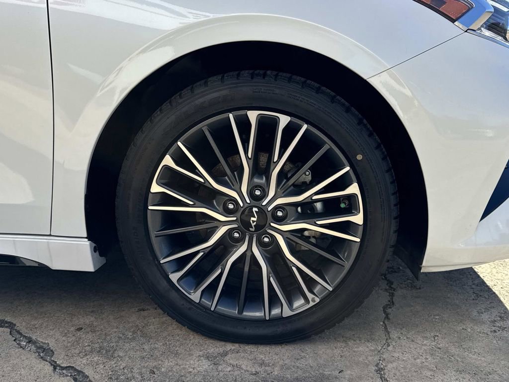 Used 2024 Kia Forte GT-Line w/ GT-Line Premium Package image 17