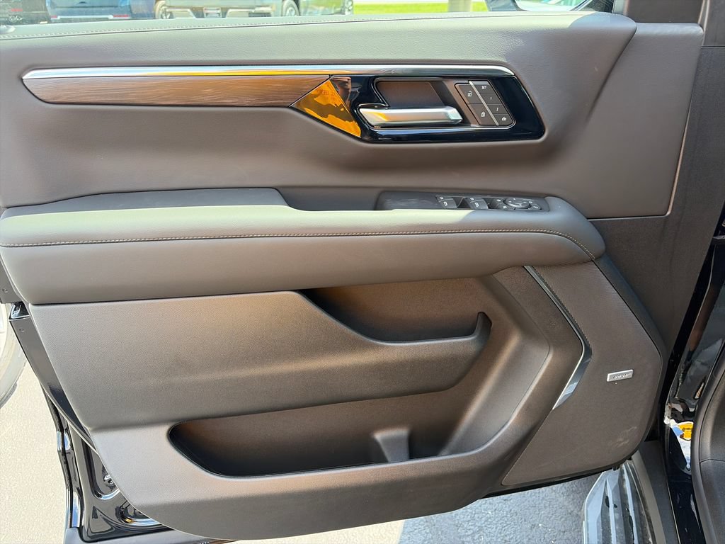 New 2026 Chevrolet Tahoe LT w/ Comfort Package AWD/4WD image 19