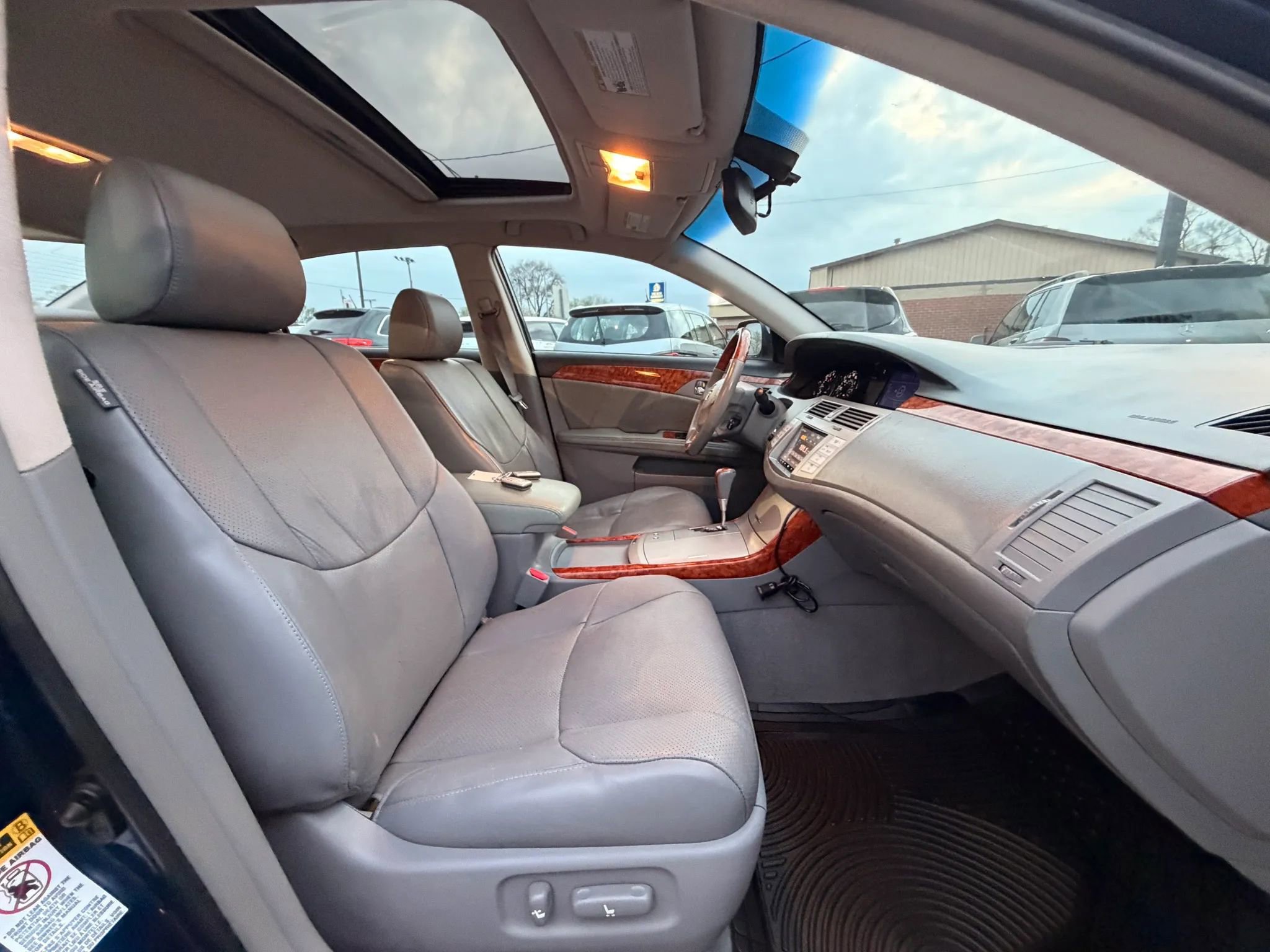 Used 2007 Toyota Avalon Limited FWD image 19